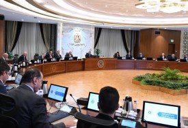 رئيس الوزراء يترأس اجتماع المجلس الأعلى لصناعة السيارات