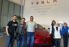 زيارة الوفد المصري لمصنع تسلا