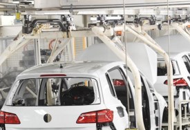 صناعة سيارات