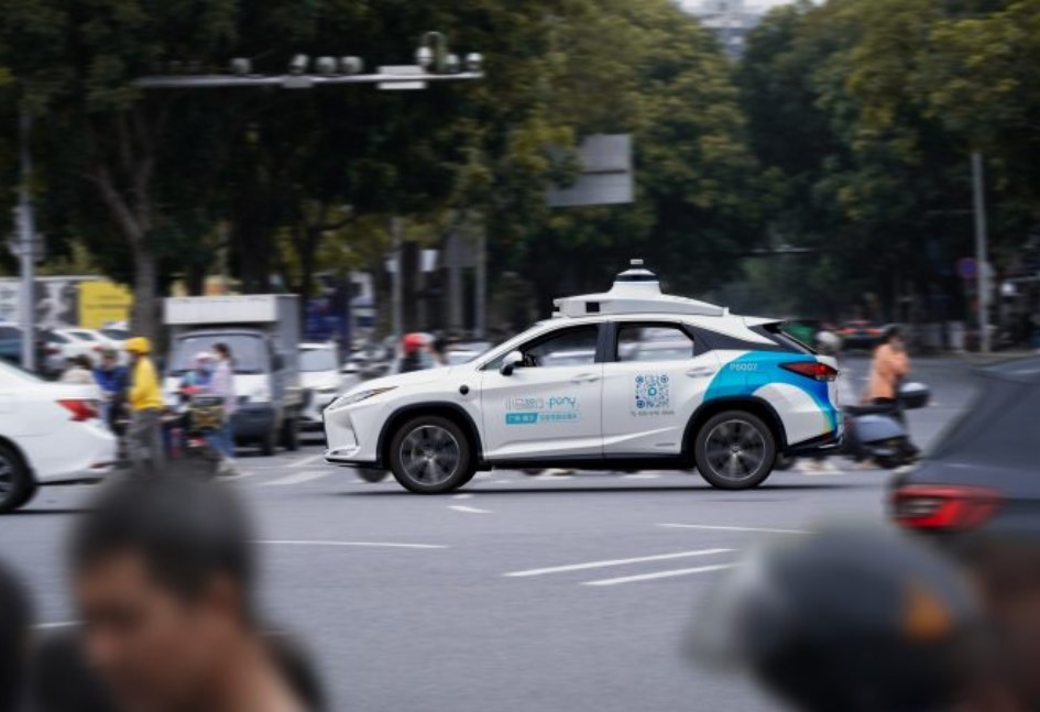 سيارة أجرة Pony.ai