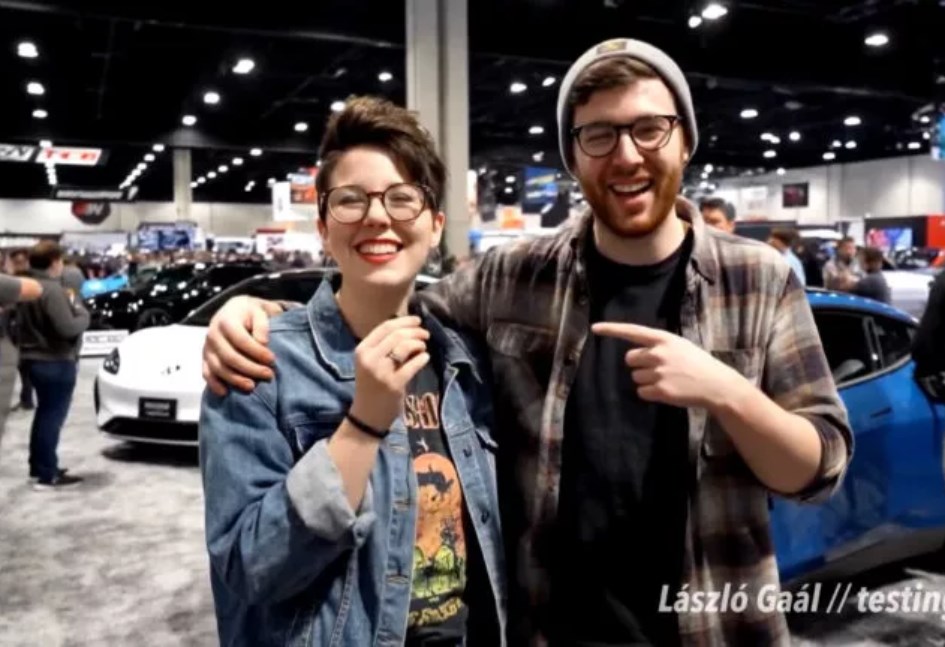 معرض سيارات بالذكاء الاصطناعي