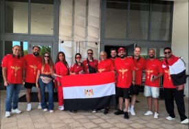 الكأن أوتو وكيل بايك يحتفل مع عملائه الفائزين بحضور كأس العالم للأندية