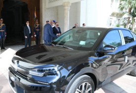 السيسي يستعرض سيتروين C4X من انتاج الهيئة العربية للتصنيع