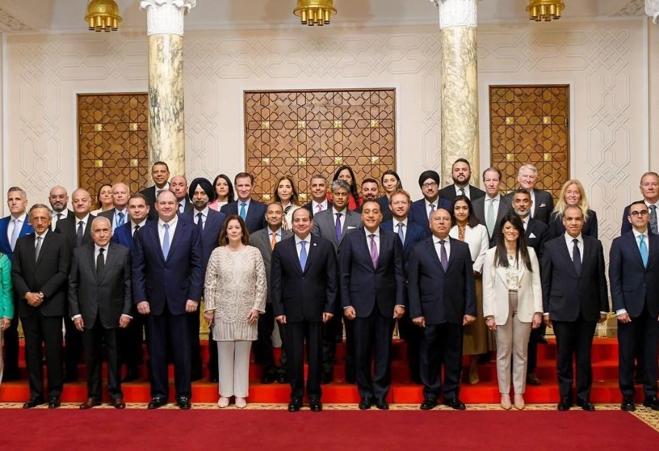 السيسي واهتمامه بصناعة السيارات