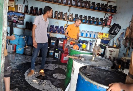 ضبط مواد بترولية تباع في محلات غير قانونية