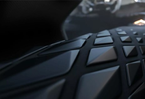 كوبرا غامضة تظهر في فيديو تشويقي