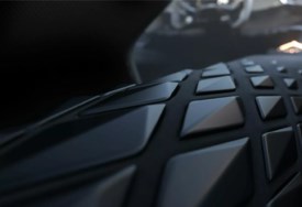 كوبرا غامضة تظهر في فيديو تشويقي