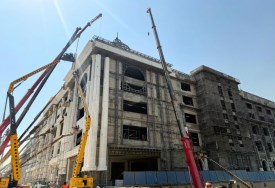 الجراج متعدد الطوابق في ميدان رمسيس