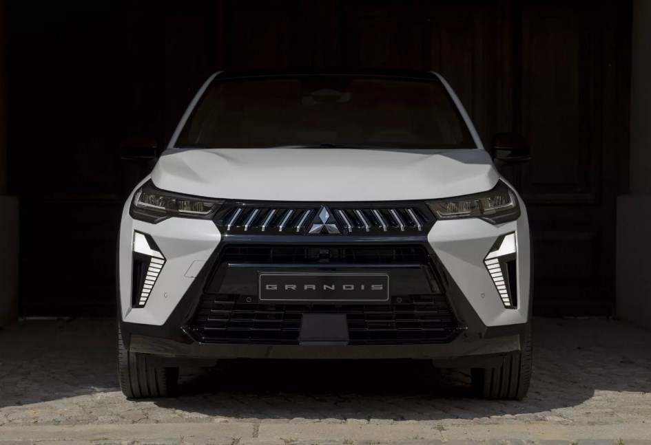 ميتسوبيشي جرانديز 