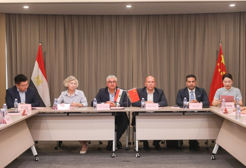 لقاء وفد المنطقة الاقتصادية لقناة السويس ومجموعة SOHO الصينية