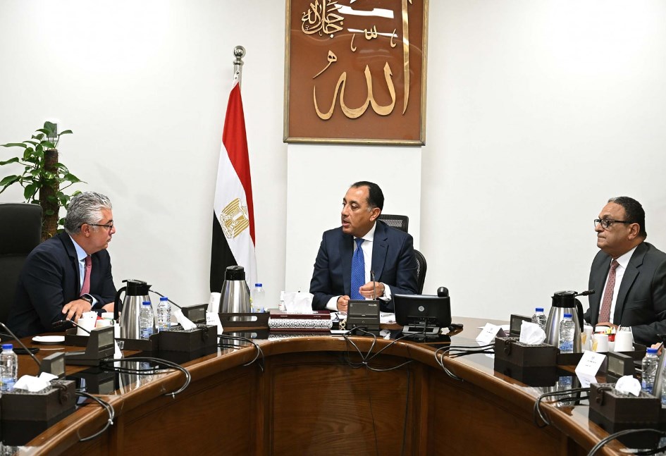 اجتماع مدبولي ومسئولي المنطقة الاقتصادية لقناة السويس