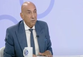 اللواء عبدالسلام عبدالجواد عضو شعبة السيارات باتحاد الغرف التجارية 