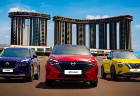 سيارات نيسان المعروضة في الساحل