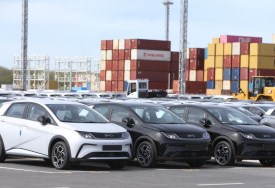 تصدير سيارات بي واي دي من تايلاند لأوروبا