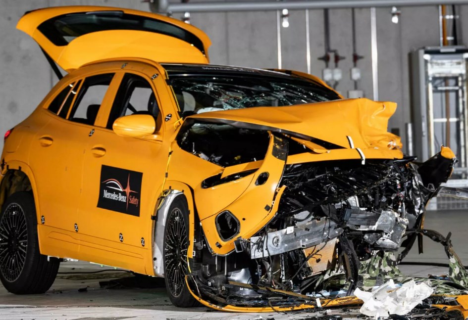 حوادث السيارات الكهربائية