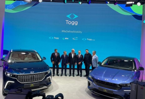 توج في معرض IAA