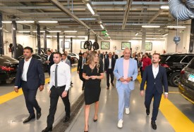 صالة عرض مرسيدس الجديدة