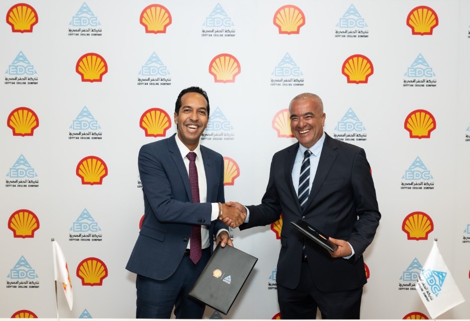 توقيع اتفاقية تجديد الشراكة حضور القيادات التنفيذية من الشركتين