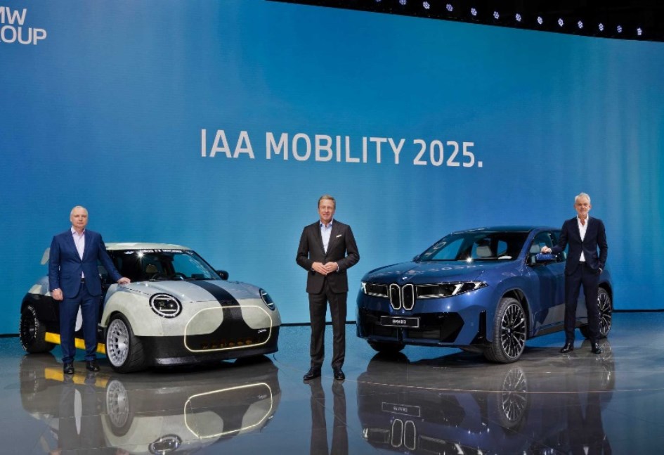 BMW في معرض IAA خلال المؤتمر الصحفي