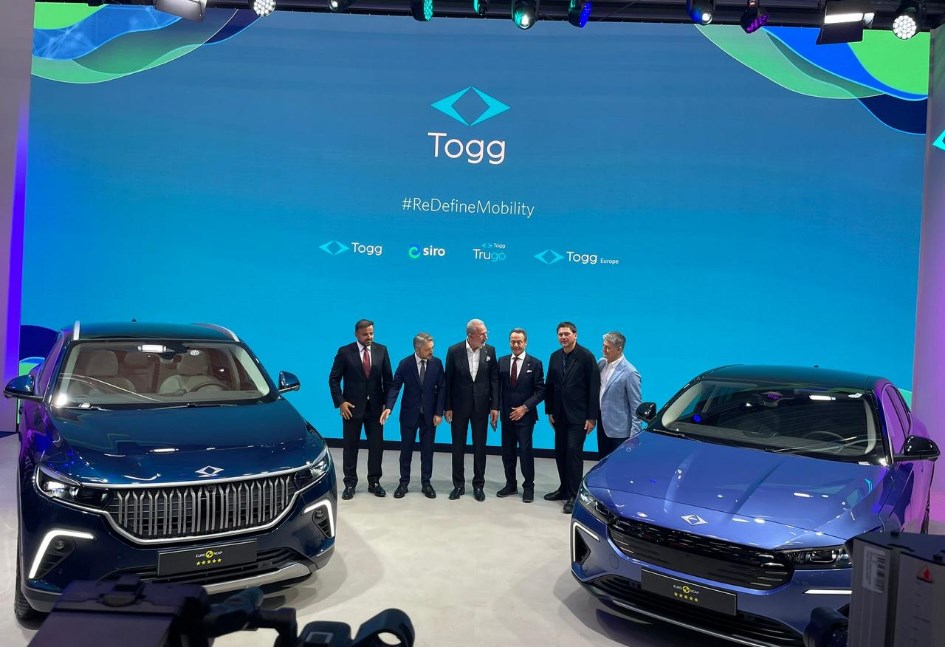 توج في معرض IAA