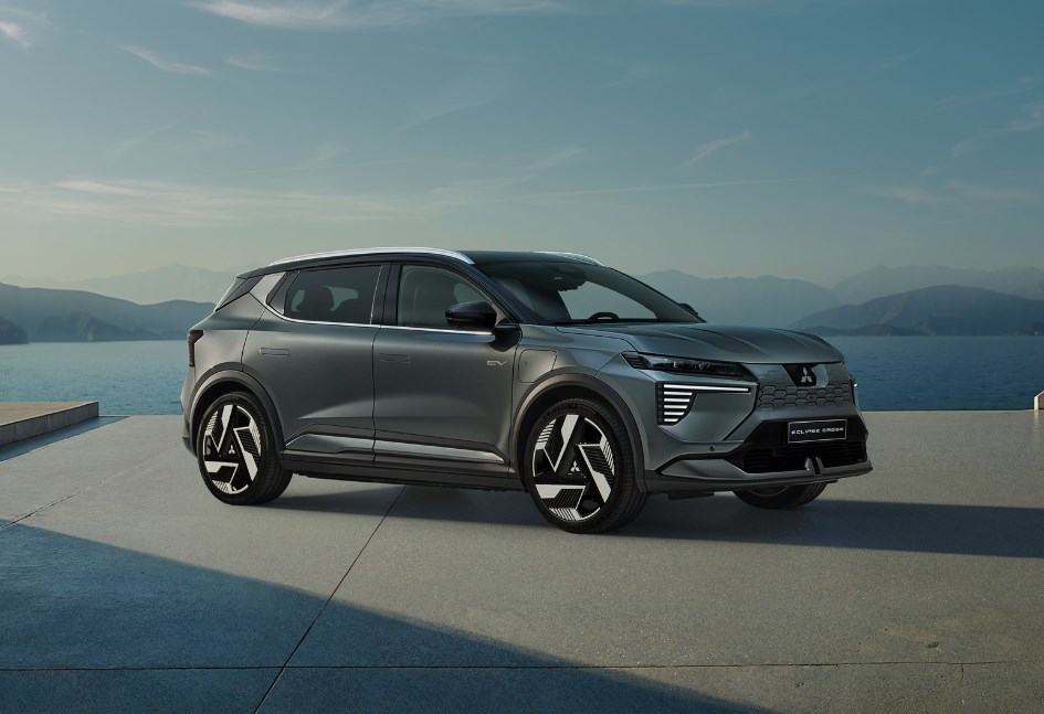  إكليبس كروس الكهربائية الجديدة