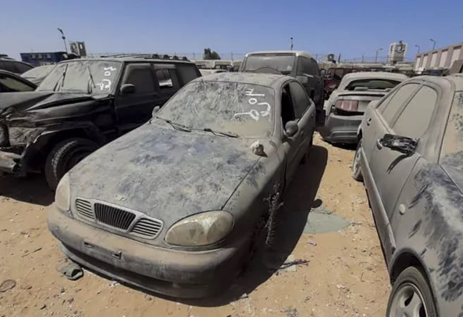 سيارات في مزاد