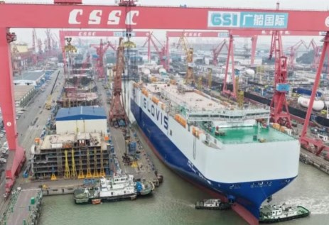 الصين تدشن أكبر ناقلة سيارات في العالم