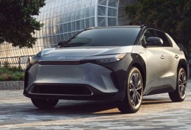 تويوتا BZ4X الكهربائية