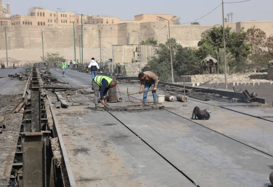 أعمال تفكيك كوبري السيدة عائشة