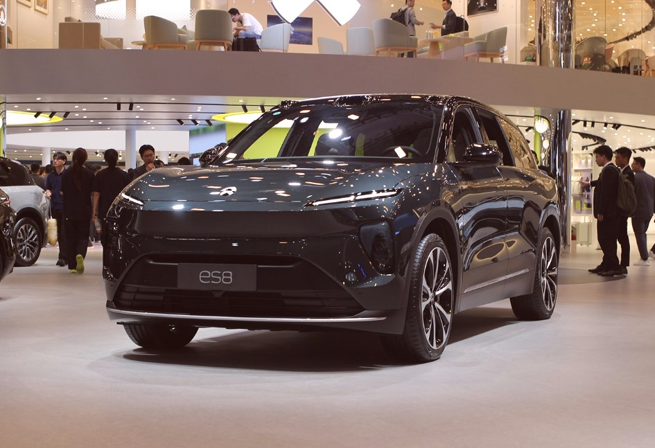 Nio ES8