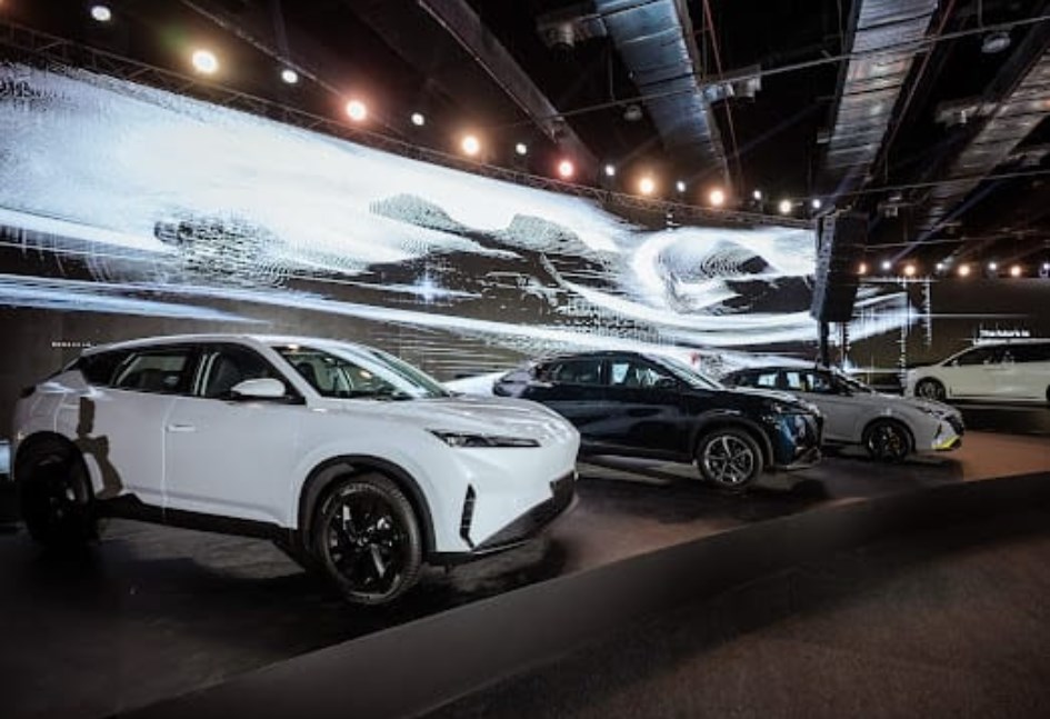 إطلاق سيارات دونج فنج بمصر