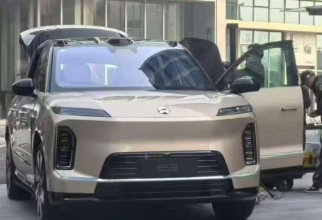 Nio ES9
