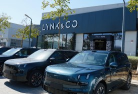 900 Lynk&Co 