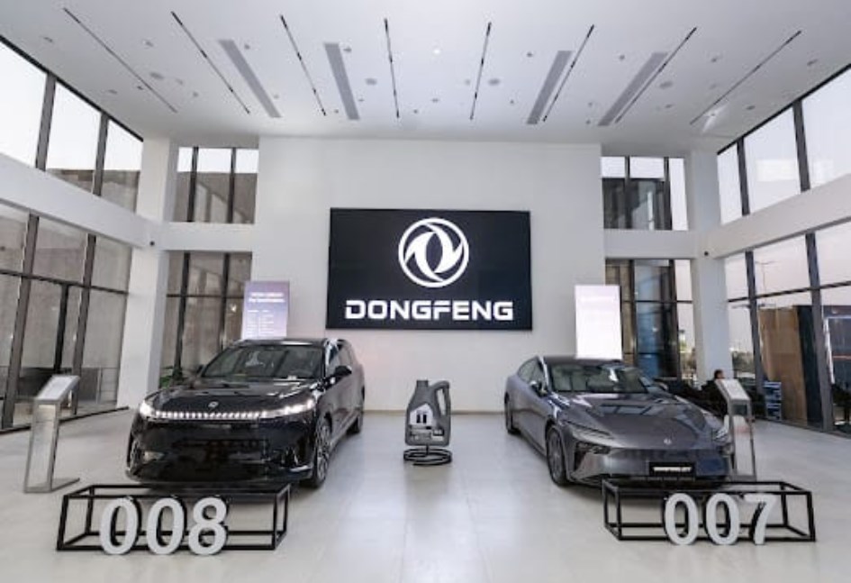 دونج فينج 007