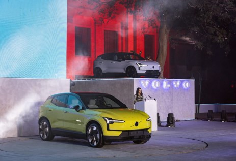 سيارات فولفو