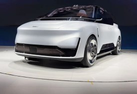 سيارة الأجرة ذاتية القيادة من جيلي