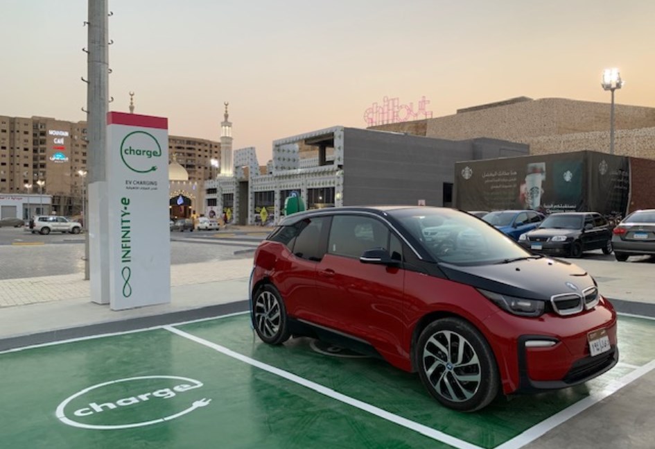 شحن السيارات الكهربائية