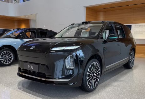 Nio ES8