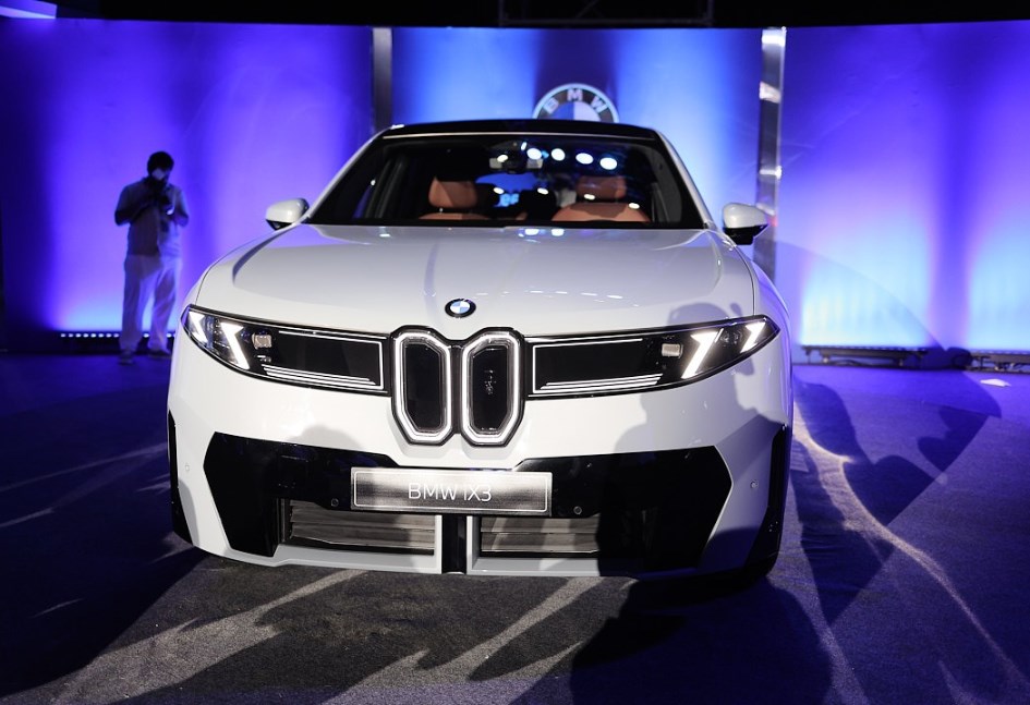 BMW iX3