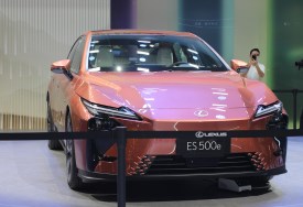  Lexus ES 500e في معرض بكين 2026