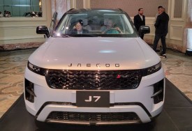 جايكو J7