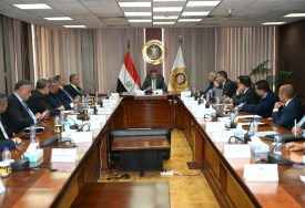 احتماع وزارة الصناعة مع مصنعي مكونات السيارات
