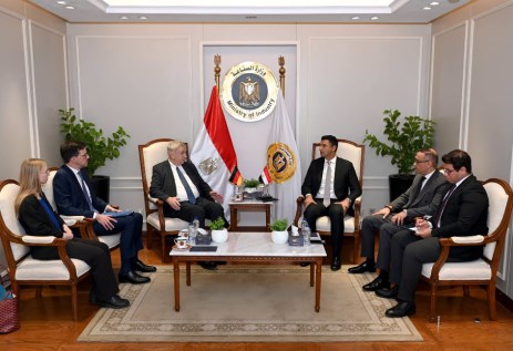 اجتماع وزير الصناعة مع الشركات الألمانية بمصر