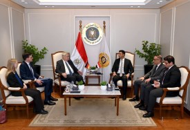 اجتماع وزير الصناعة مع الشركات الألمانية بمصر