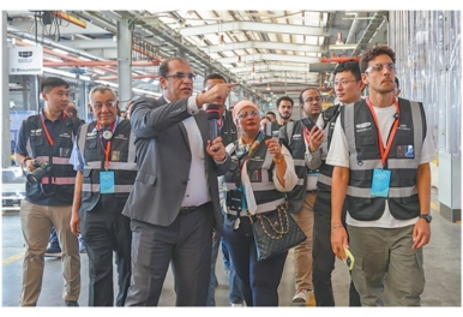 زيارة مصنع جيلي